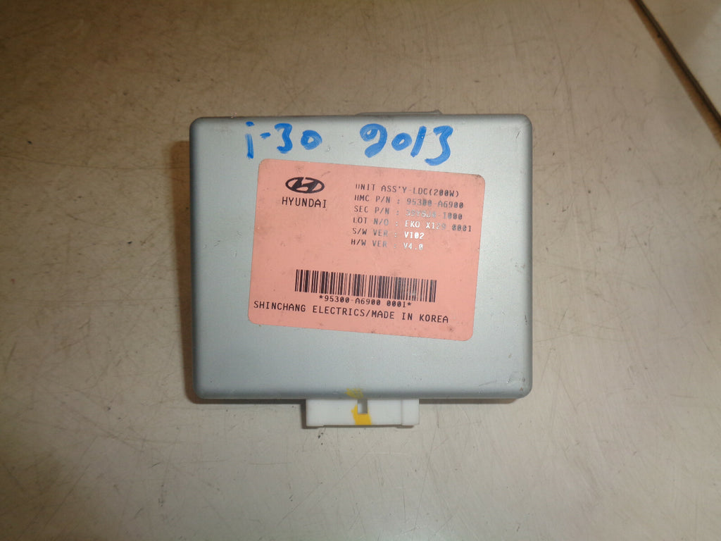 HYUNDAI I30 MK2 2013 1.6 DIESEL FUEL PUMP CONTROL MODULE 95300A6900