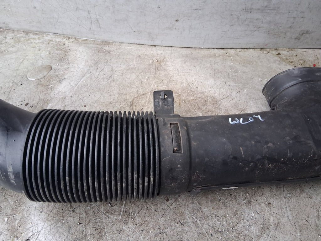 2009 MERCEDES BENZ C CLASS W204 AIR INTAKE DUCT HOSE PIPE A6510903437