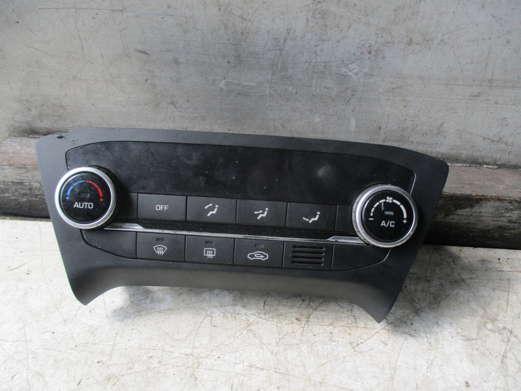 HYUNDAI I20 2016 DIGITAL CLIMATE CONTROL SWITCH PANEL 97250C8220