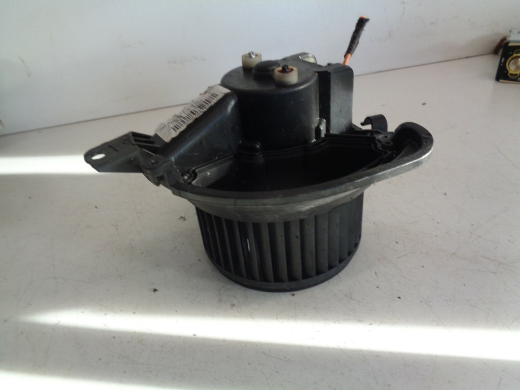 VAUXHALL CORSA E 2014-2018 1.2 PETROL HEATER FAN BLOWER MOTOR 13335074