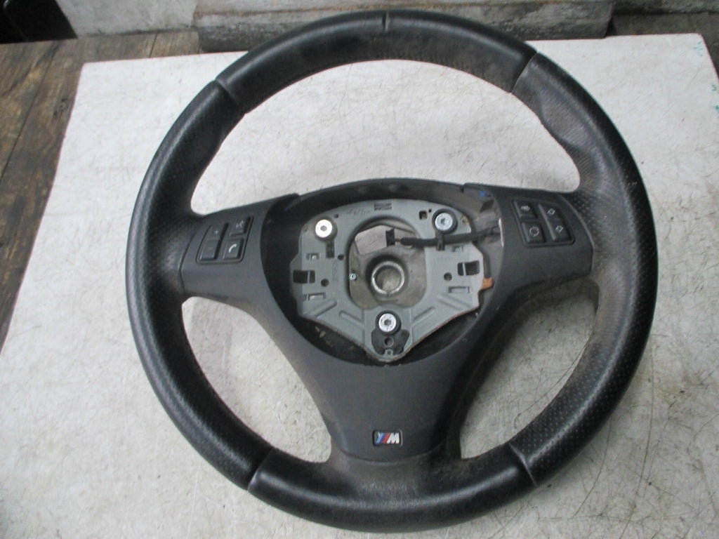 BMW 1 SERIES E88 2013 2.0DIESEL SPORT 3 SPOKE MULTIFUNCTION STEERING WHEEL BLACK