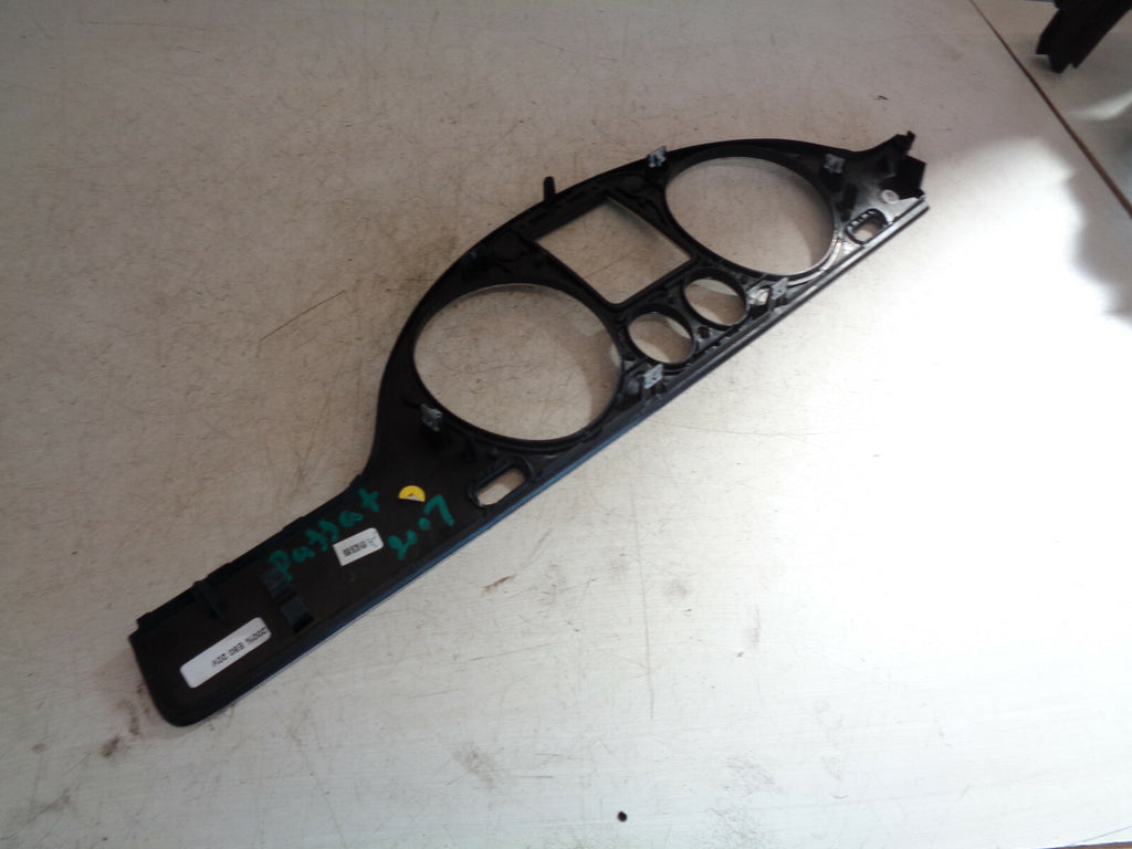 VW VOLKSWAGEN PASSAT B6 2007 DASHBOARD INSTRUMENT CLUSTER TRIM 3C2858335