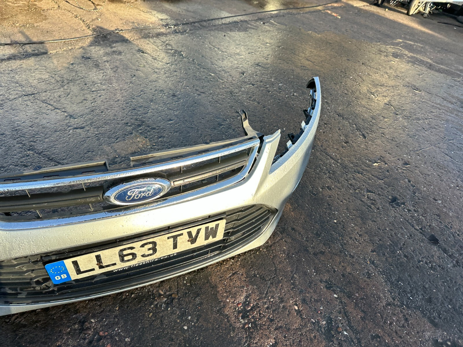FORD MONDEO MK4 2013 FACELIFT FRONT BUMPER COMPLETE WITH DRL GRILLS H8 SILVER
