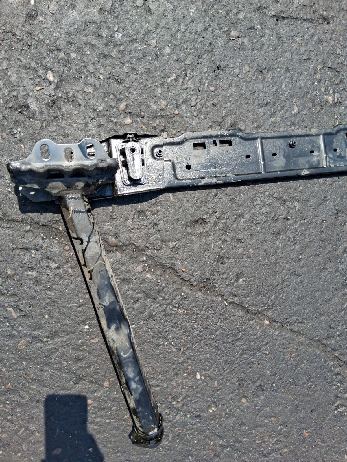 2024 DS AUTOMOBILES DS 7 1.5 D LOWER CROSS MEMBER RADIATOR SUPPORT 8907638001
