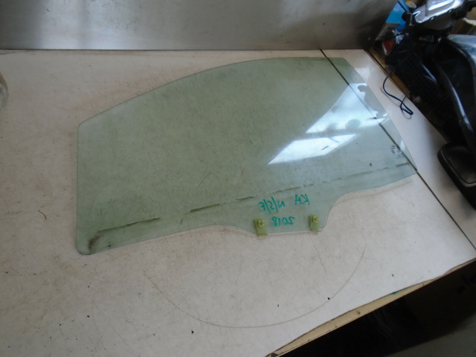 FORD KA + PLUS MK3 2018 NSF PASSENGER SIDE FRONT DOOR WINDOW GLASS