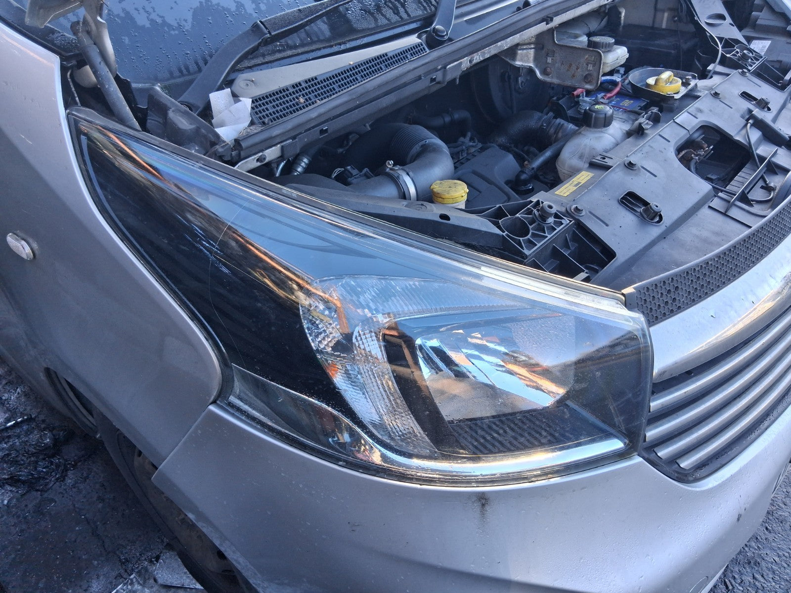 2017 VAUXHALL VIVARO MK2 OSF DRIVER SIDE FRONT RIGHT HEADLIGHT 93867950