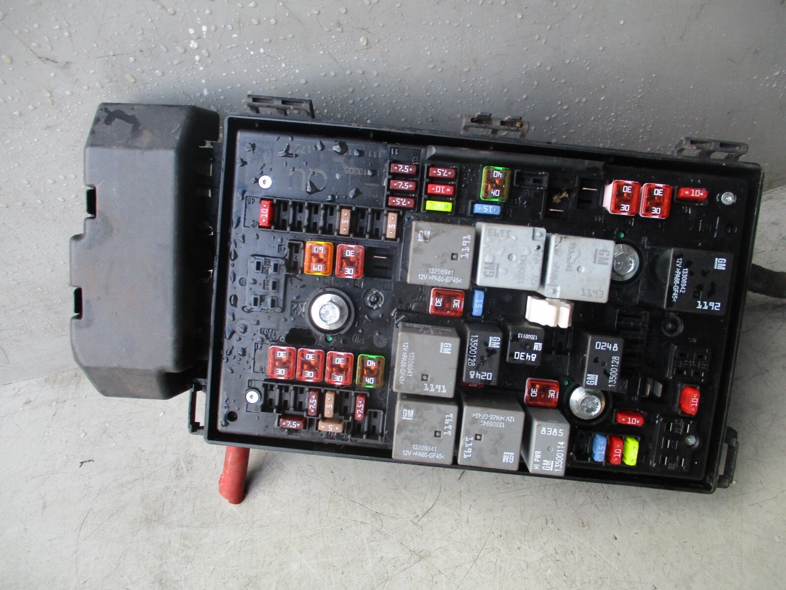 2010 VAUXHALL ASTRA J MK6 1.7 DIESEL FUSE BOX 13313205