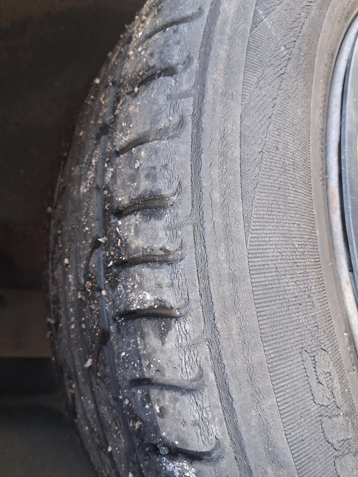 2011 VW VOLKSWAGEN FOX 3 DOOR 14 INCH ALLOY WHEEL WITH TYRE 185/60R14
