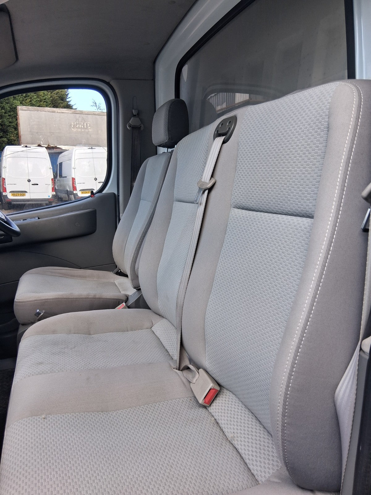 2020 SAIC LDV V80 NSF PASSENGER SIDE FRONT LEFT FABRIC COMPLETE SEAT