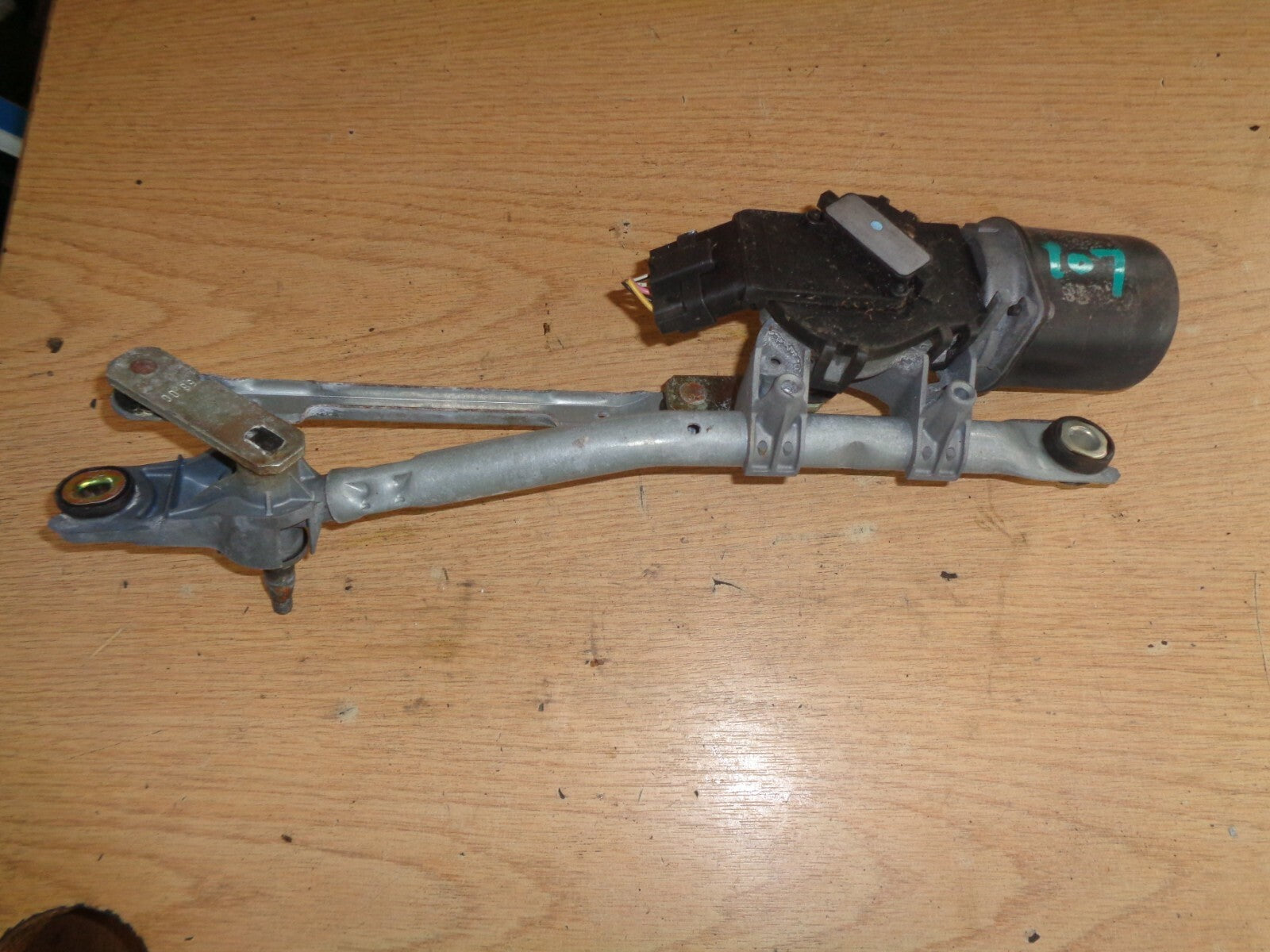PEUGEOT 107 3 DOOR HATCHBACK FRONT WIPER MOTOR AND LINKAGE 54523011