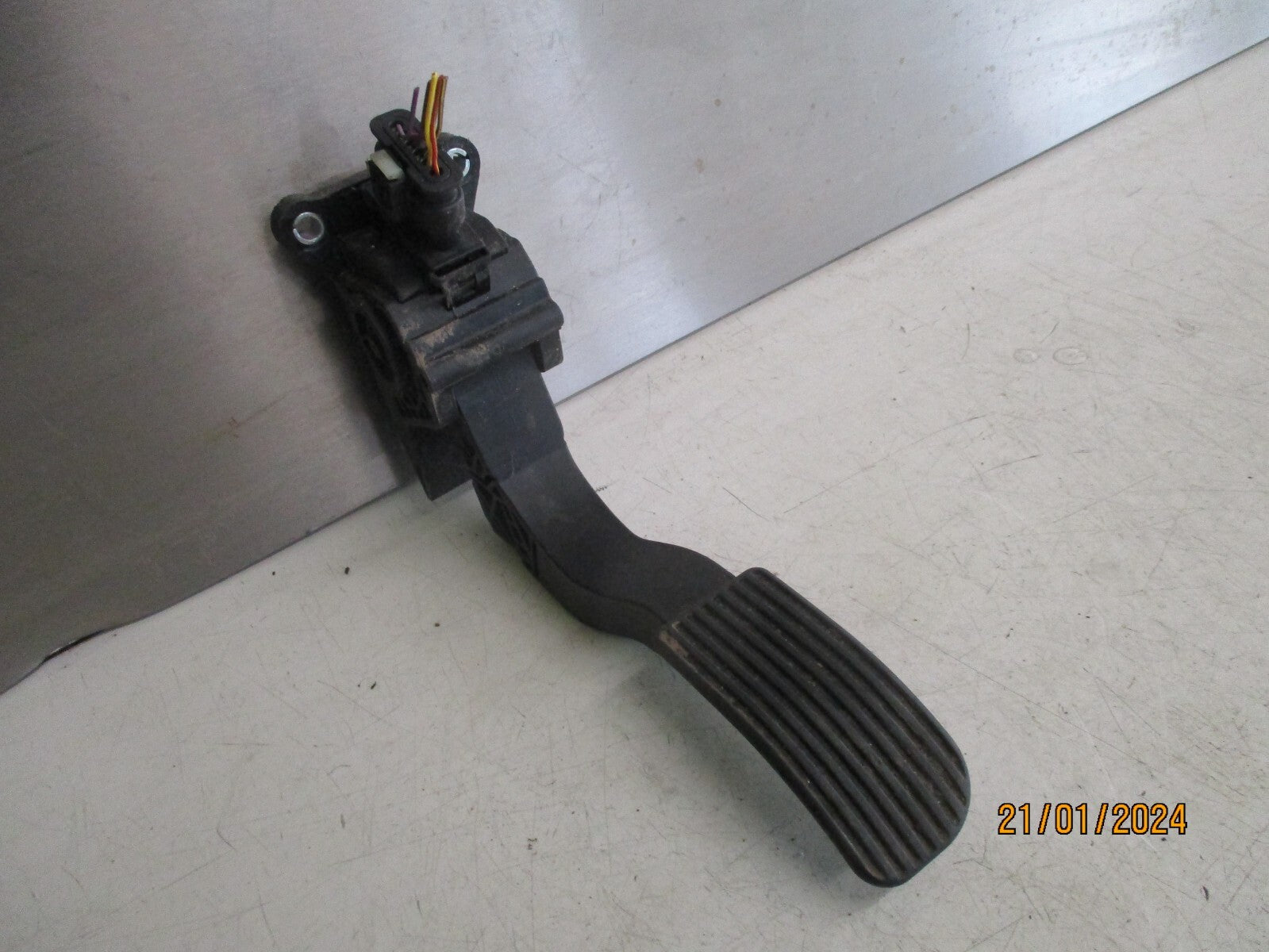 MERCEDES BENZ SPRINTER W907 2023 ACCELERATOR PEDAL A9073010200