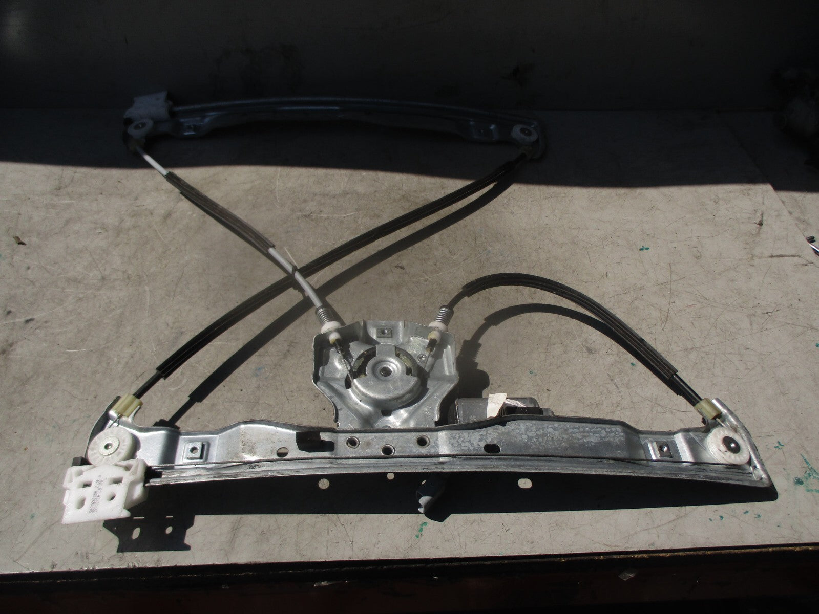 2016 CITROEN DS3 NSF PASSENGER SIDE FRONT LEFT WINDOW MOTOR REGULATOR 9683690280