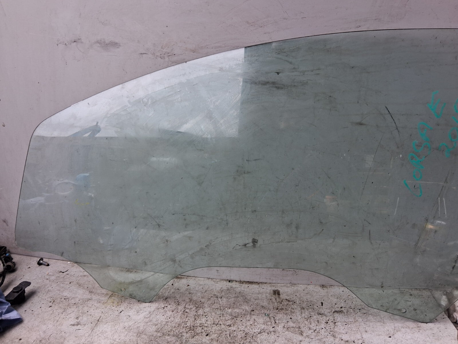 VAUXHALL CORSA E 2018 NSF PASSENGER SIDE FRONT RIGHT WINDOW GLASS 43R009007