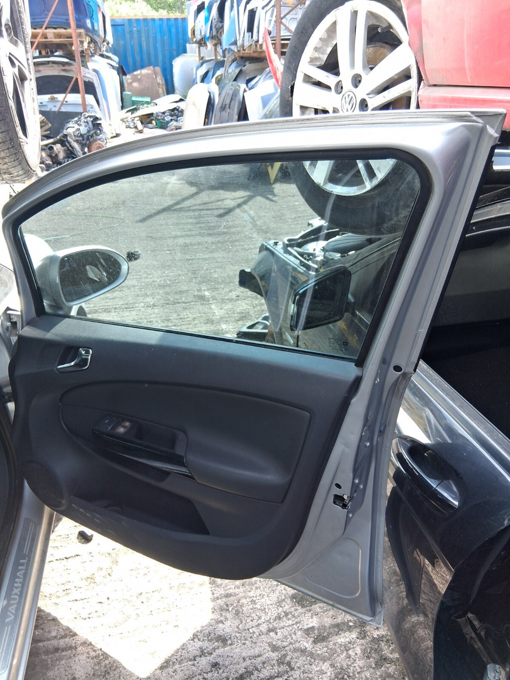 2009 VAUXHALL CORSA D OSF DRIVER SIDE FRONT COMPLETE DOOR STAR SILVER III Z157