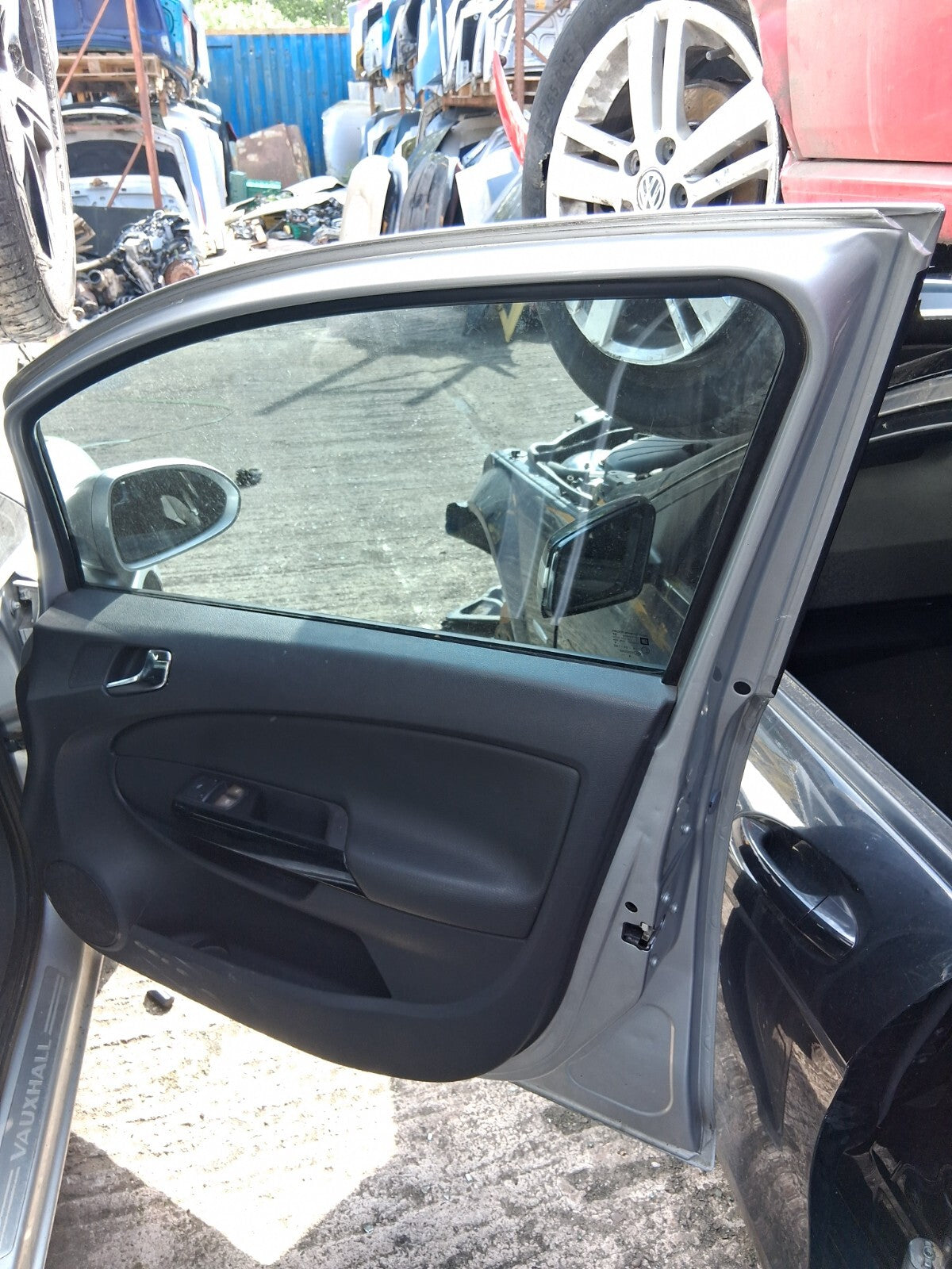 2009 VAUXHALL CORSA D OSF DRIVER SIDE FRONT COMPLETE DOOR STAR SILVER III Z157