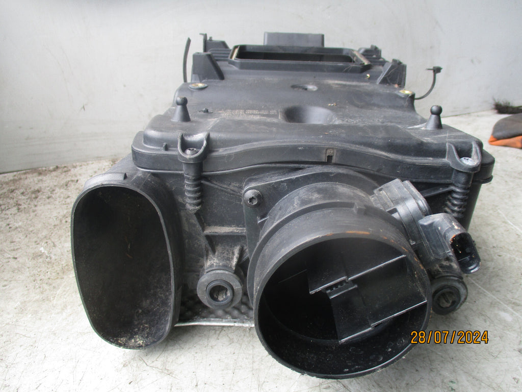 2012 MERCEDES BENZ W204 C CLASS AIR FILTER BOX A6510903501
