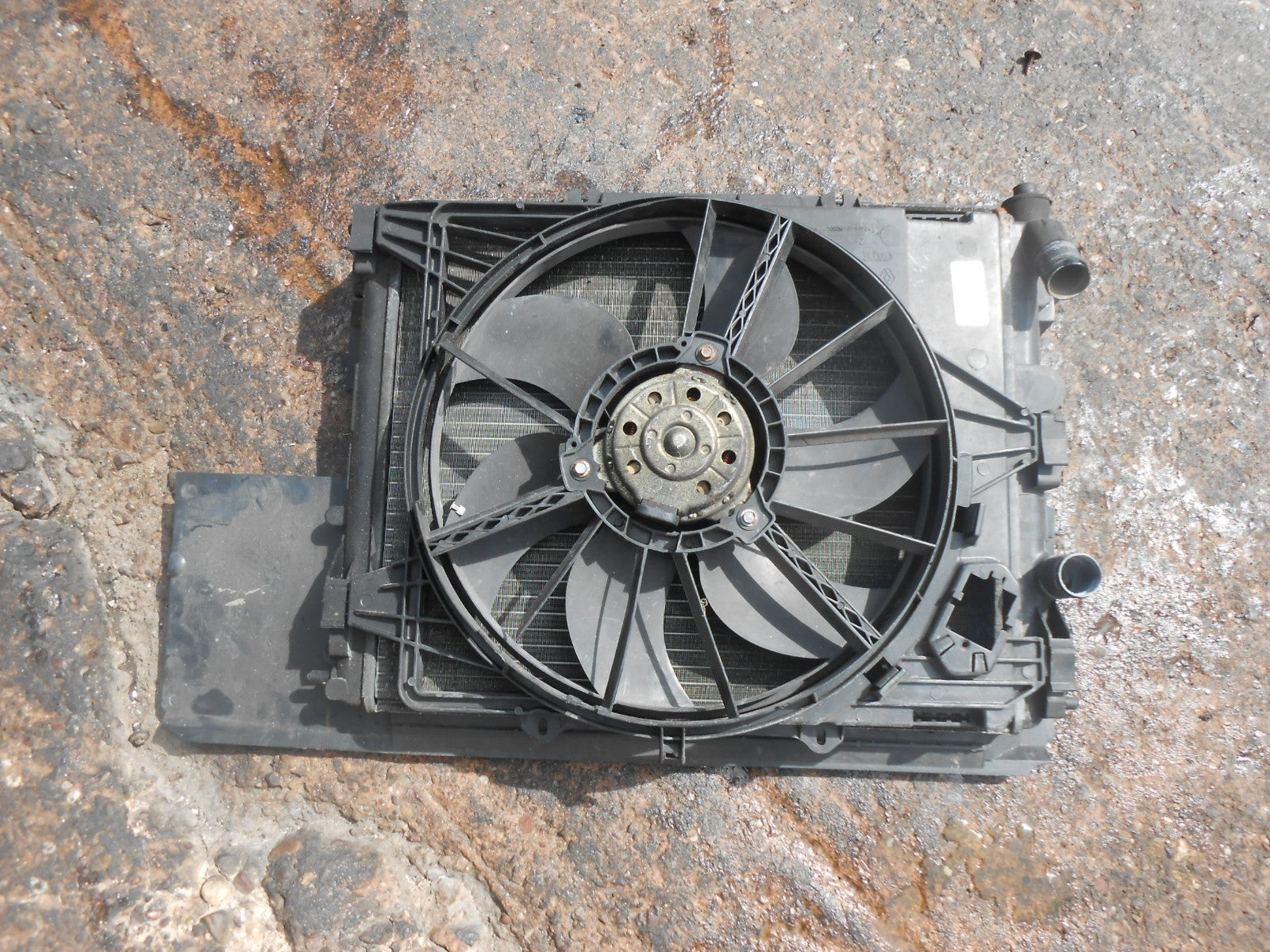 RENAULT CLIO MK2 2004 1.2 16V RADIATOR RAD PACK FAN 7700428659J