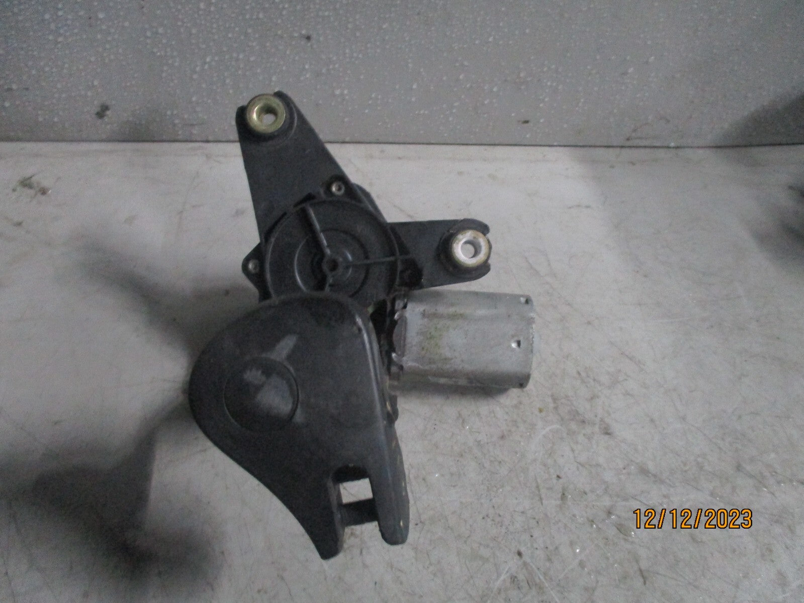 RENAULT MEGANE 2005 REAR BOOTLID TAILGATE WIPER MOTOR 8200153458B