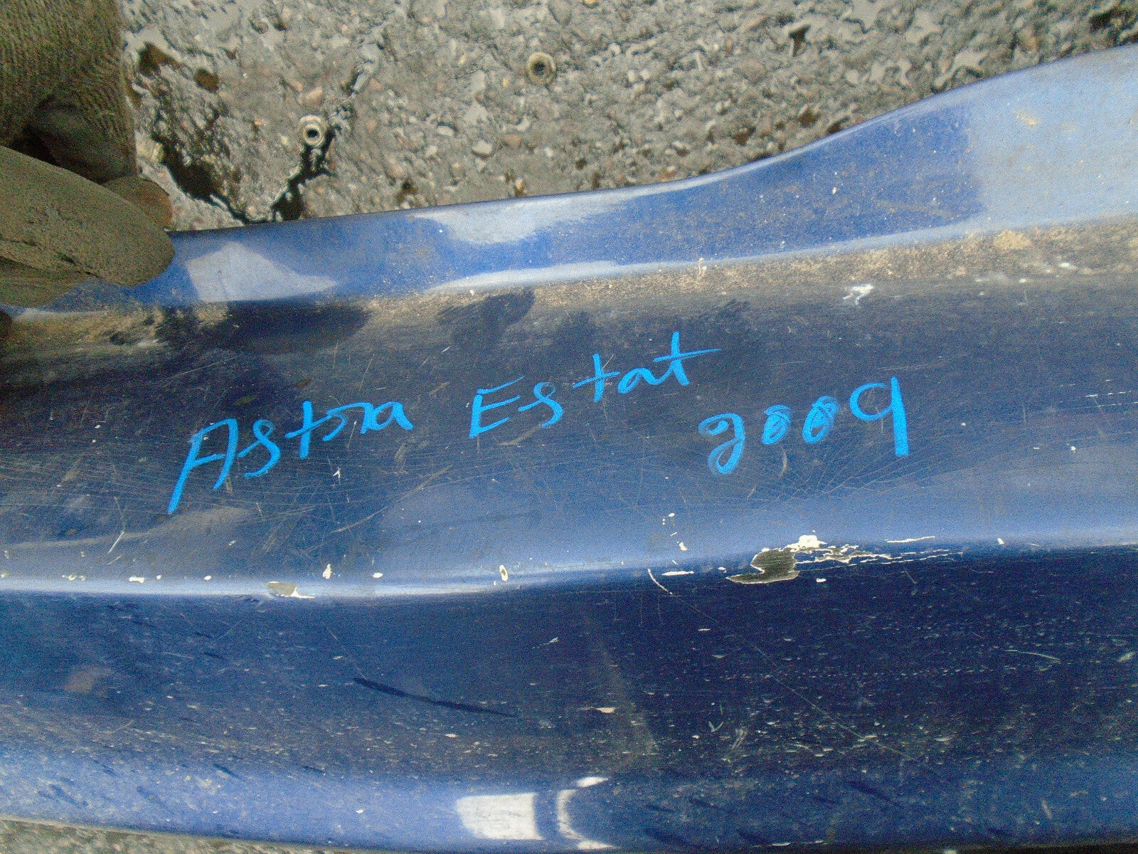 VAUXHALL ASTRA H MK5 ESTATE 2009 REAR COMPLETE BUMPER  BLUE Z21B