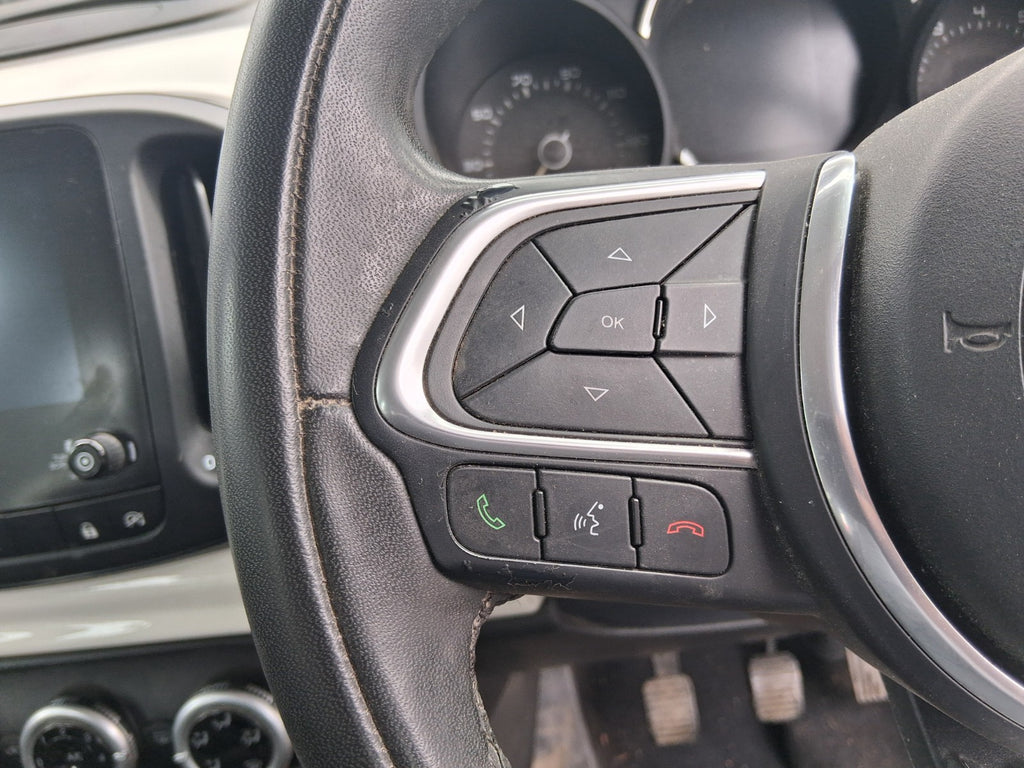 2019 FIAT 500L HATCH 3 SPOKE MULRIFUNCTION LEATHER STEERING WHEEL NO AIRBAG