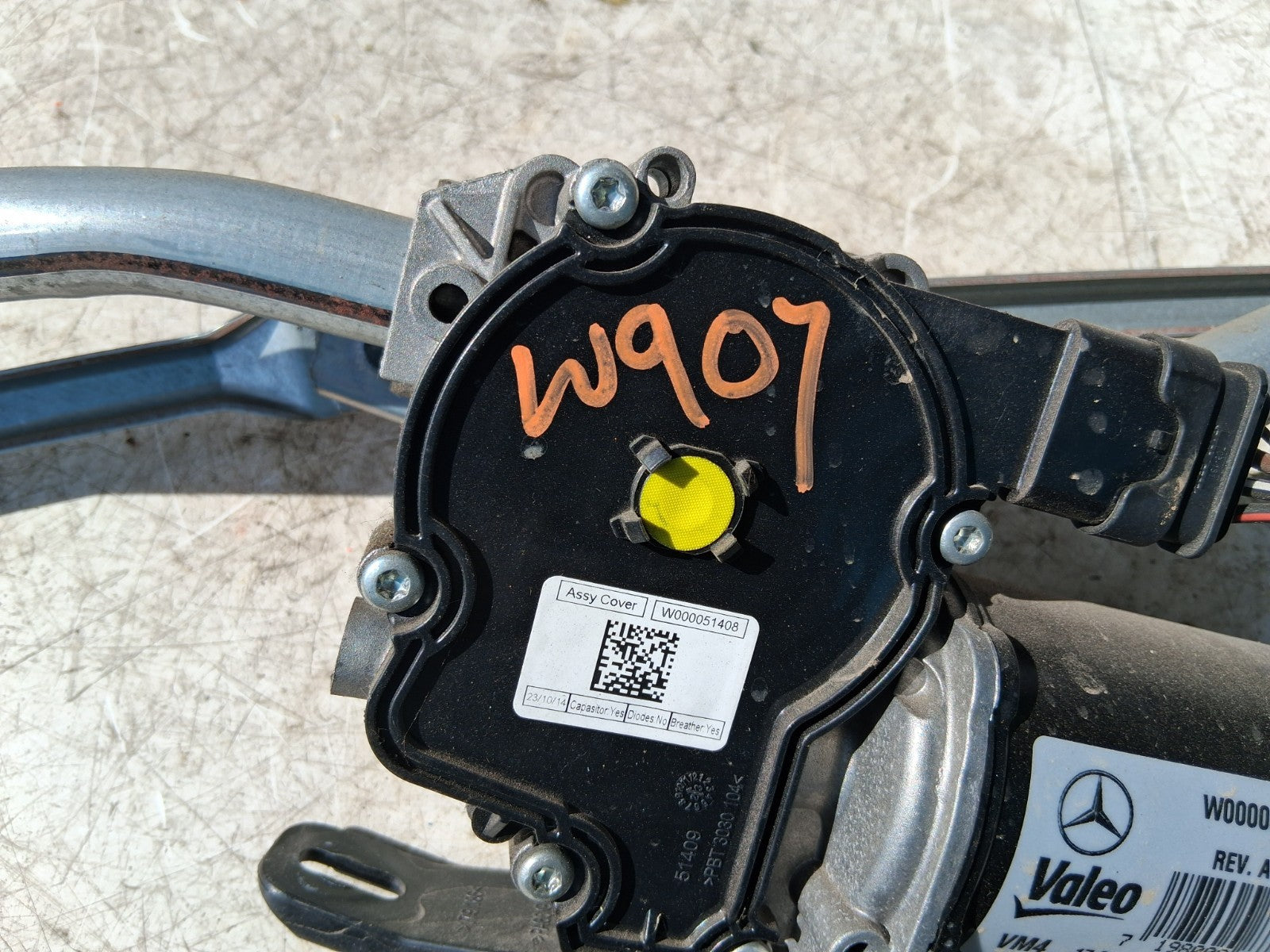 2021 MERCEDES SPRINTER W907 FRONT WIPER MOTOR & LINKAGE W000087789