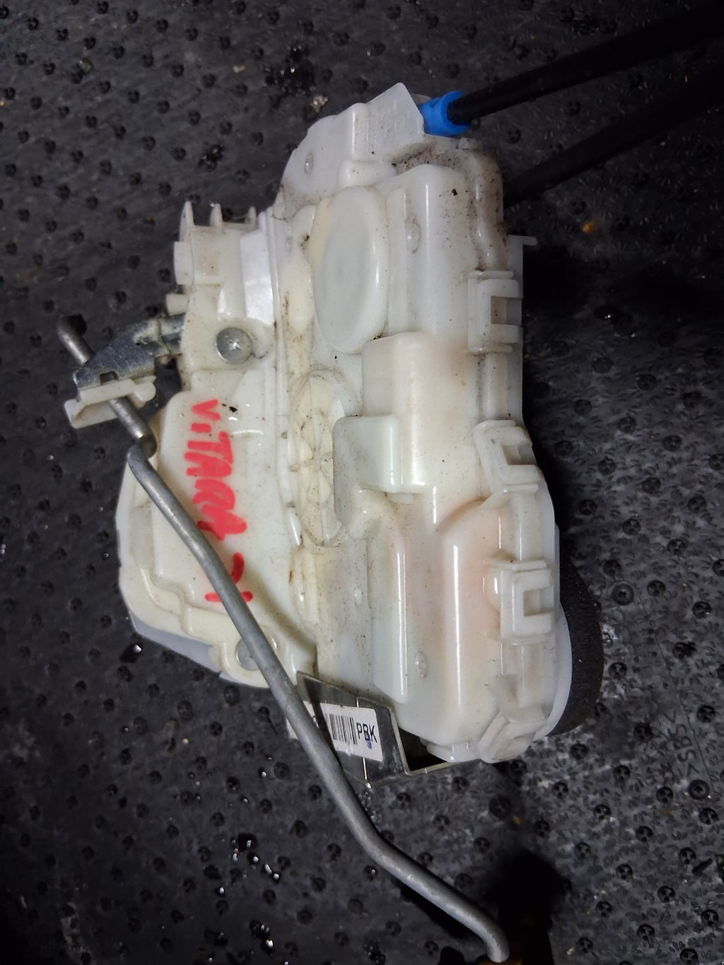 2022 SUZUKI VITARA MK4 NSF PASSENGER SIDE FRONT DOOR LOCK MECHANISM 8220254PB3