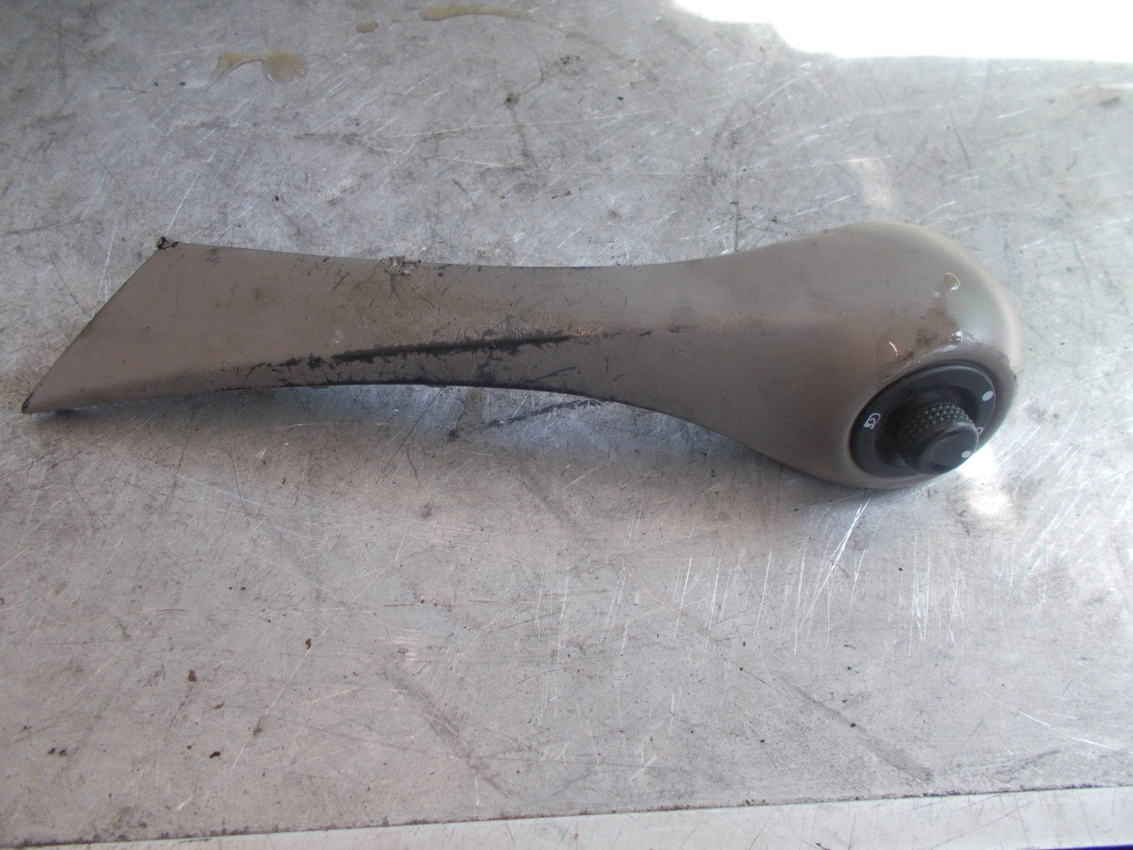 RENAULT MEGANE MK2 2006 OS OFF SIDE FRONT INTERIOR DOOR TRIM & SWITCH 8200297165