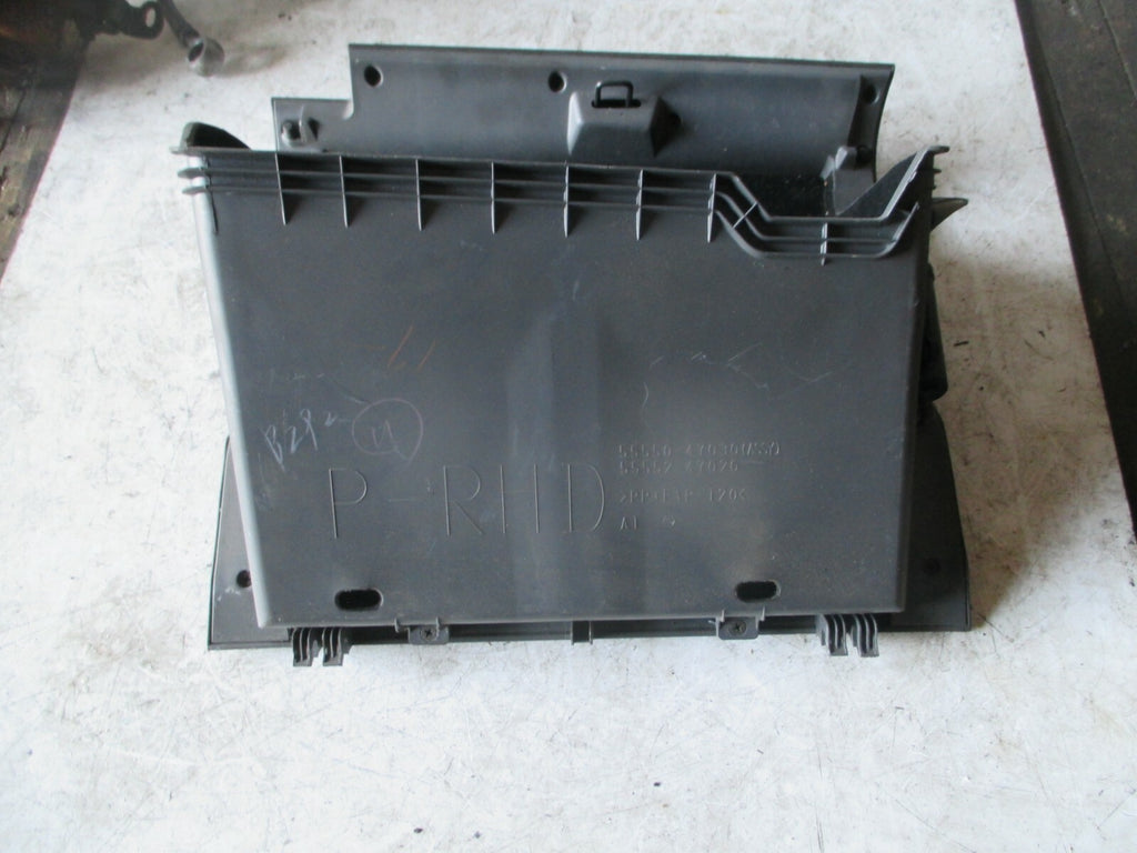 TOYOTA PRIUS 2005 XW20 GLOVE BOX STORAGE COMPARTMENT 5555047030