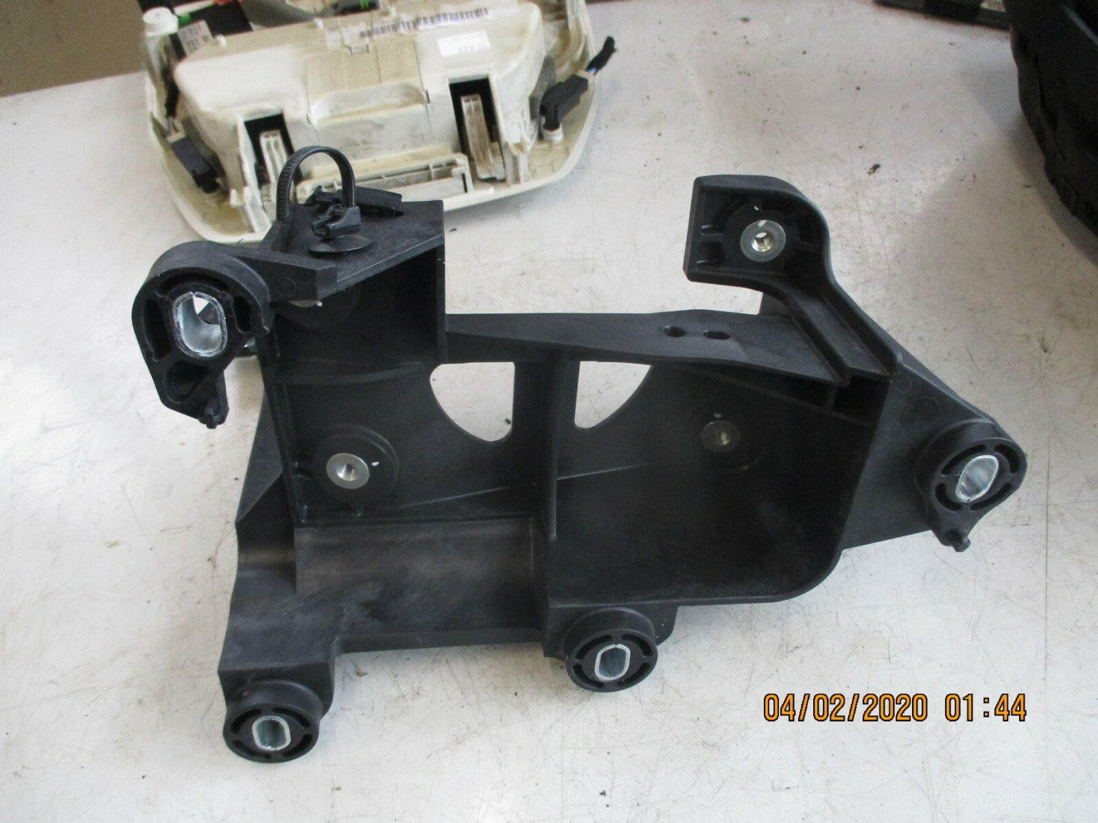 FORD FOCUS MK3 2015 GEAR STICK SELECTOR SURROUNDING BRACKET MOUNT F1FR7C453DKD