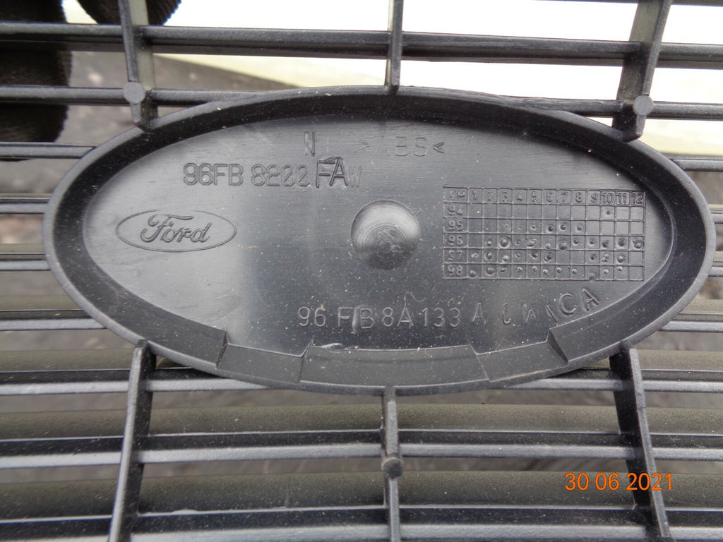 FORD FIESTA MK4 COMPLETE FRONT MAIN CENTRE BUMPER GRILL PURPLE 96FB8200FAW