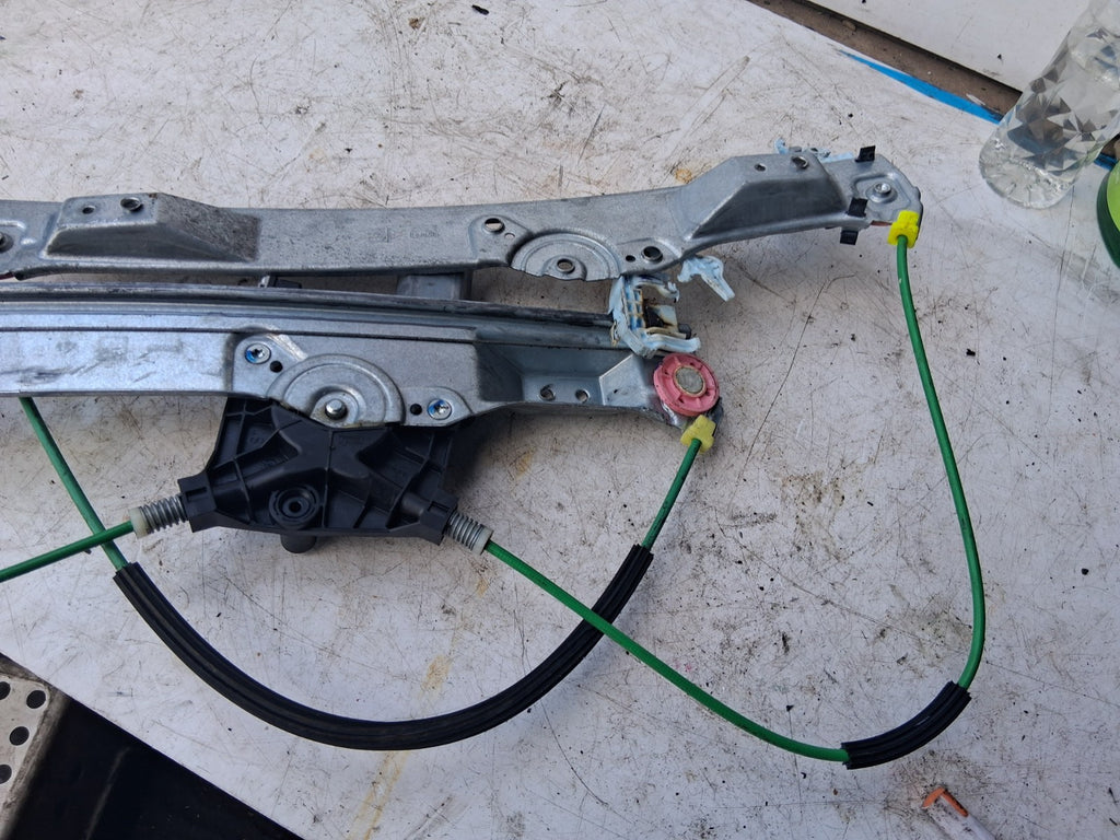 2013 VAUXHALL CORSA D OSF DRIVER SIDE FRONT WINDOW MOTOR REGULATOR 541613212