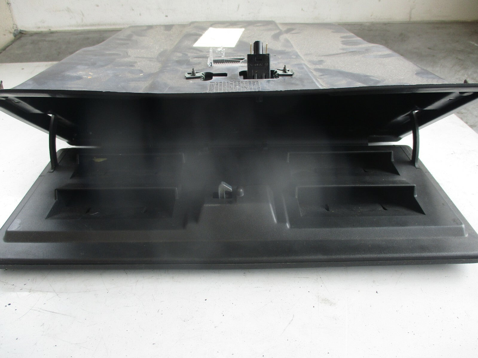 MG TF GLOVE BOX STORAGE COMPARTMENT FRONT