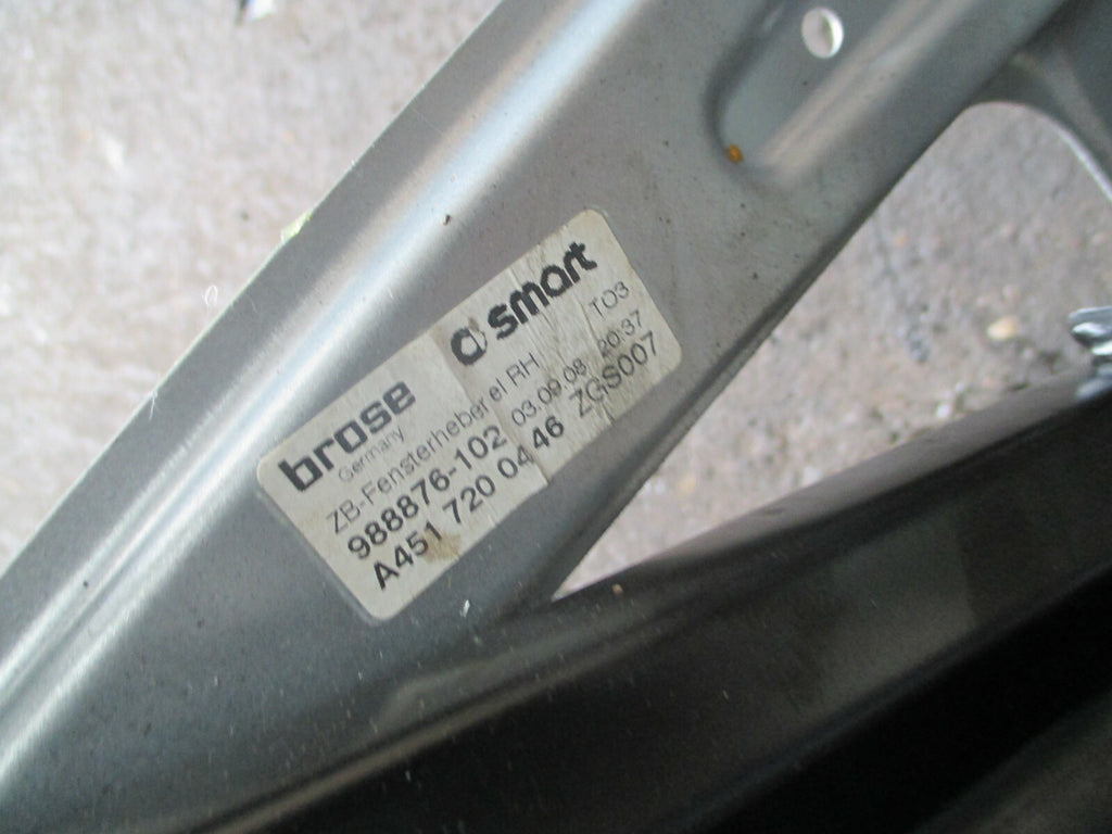 SMART FORFOUR  2010 OSF DRIVER SIDE DOOR FRAME & REGULATOR MOTOR A4517210201