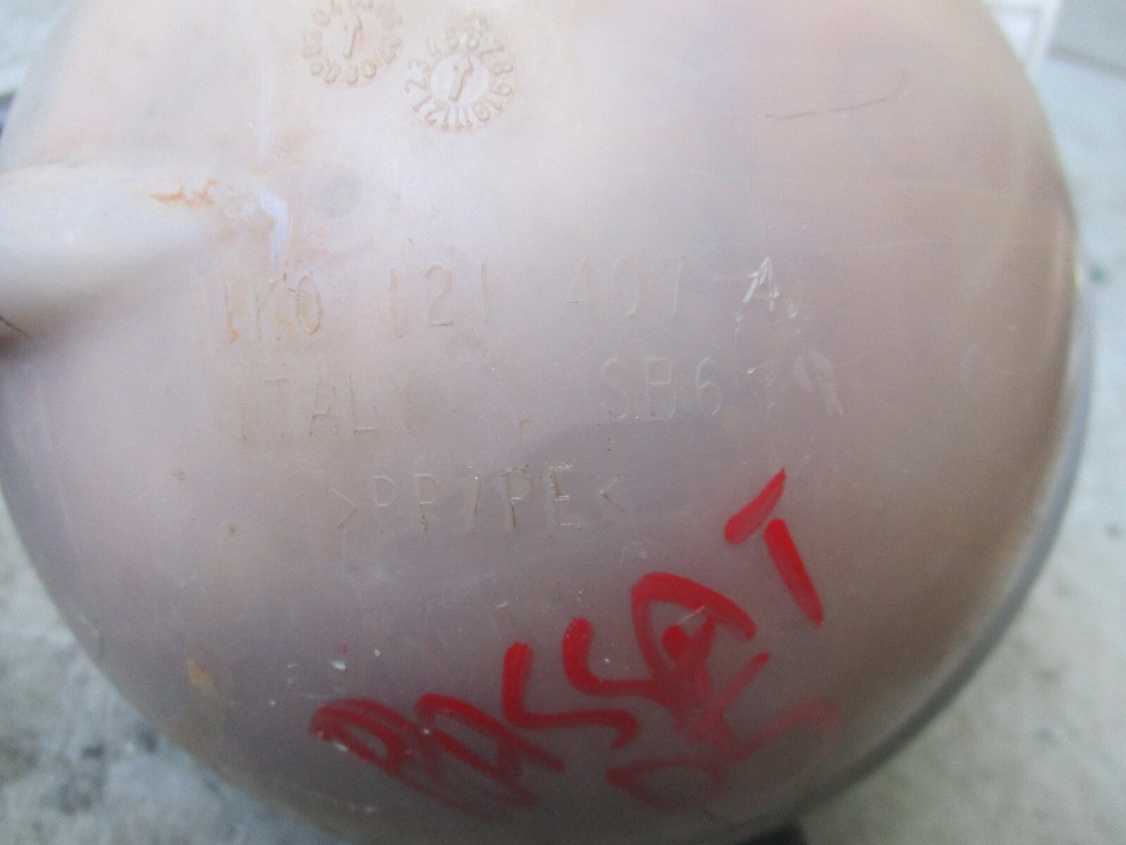VOLKSWAGEN PASSAT 2006 COOLANT TANK WITH CAP