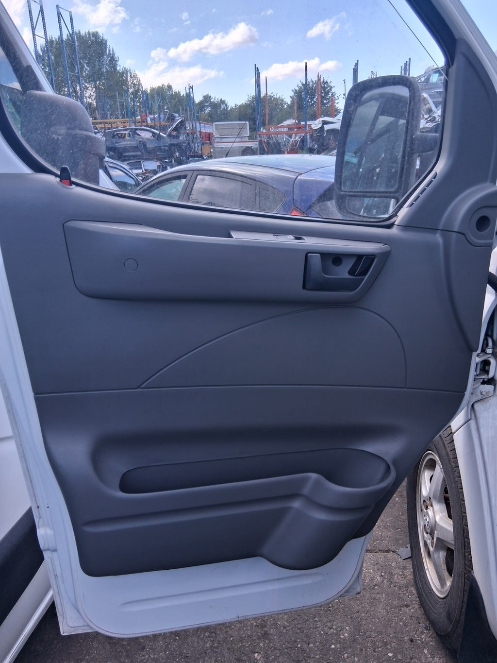 2020 SAIC LDV V80 NSF PASSENGER SIDE LEFT BARE DOOR WHITE