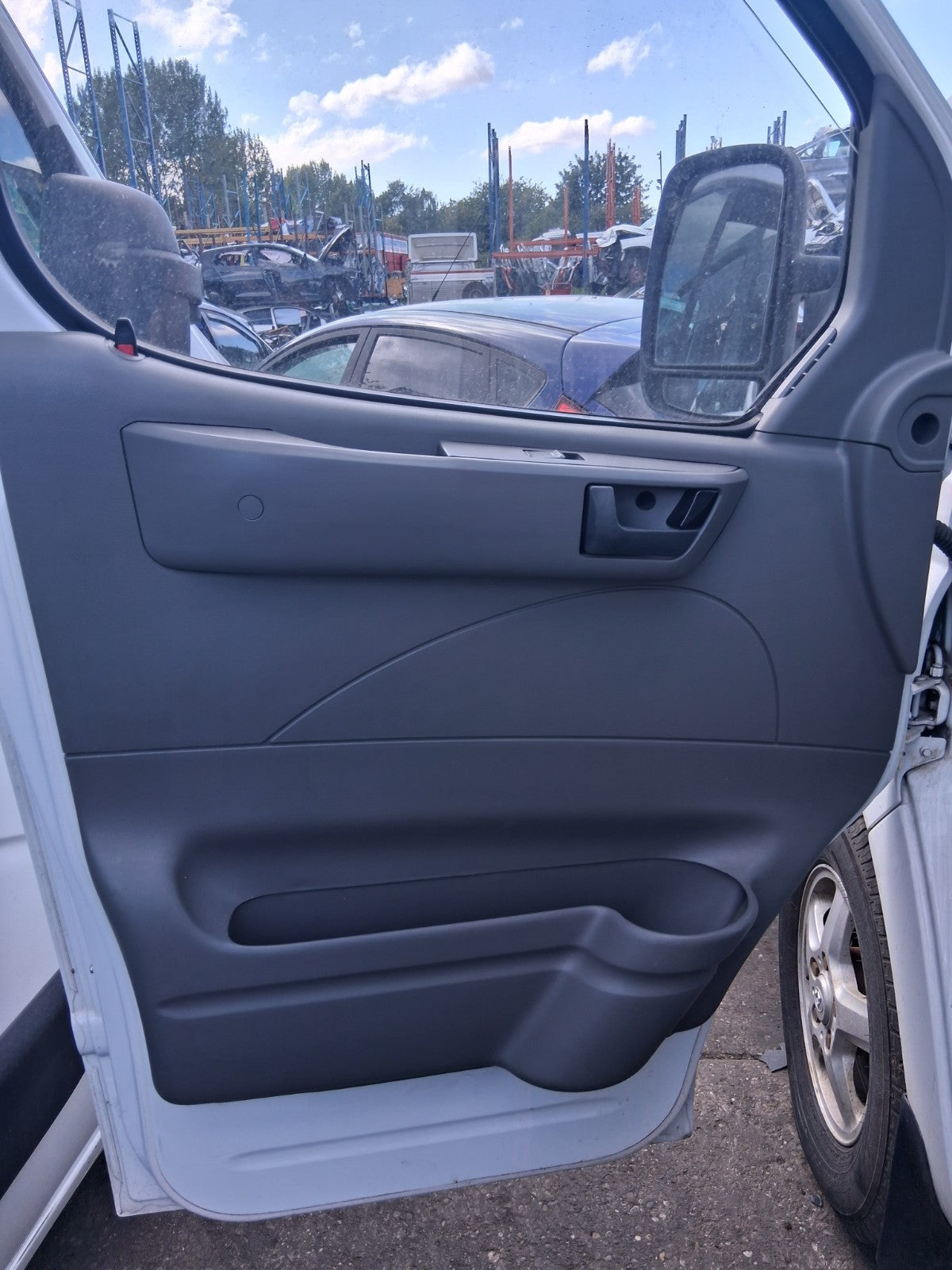 2020 SAIC LDV V80 NSF PASSENGER SIDE LEFT BARE DOOR WHITE