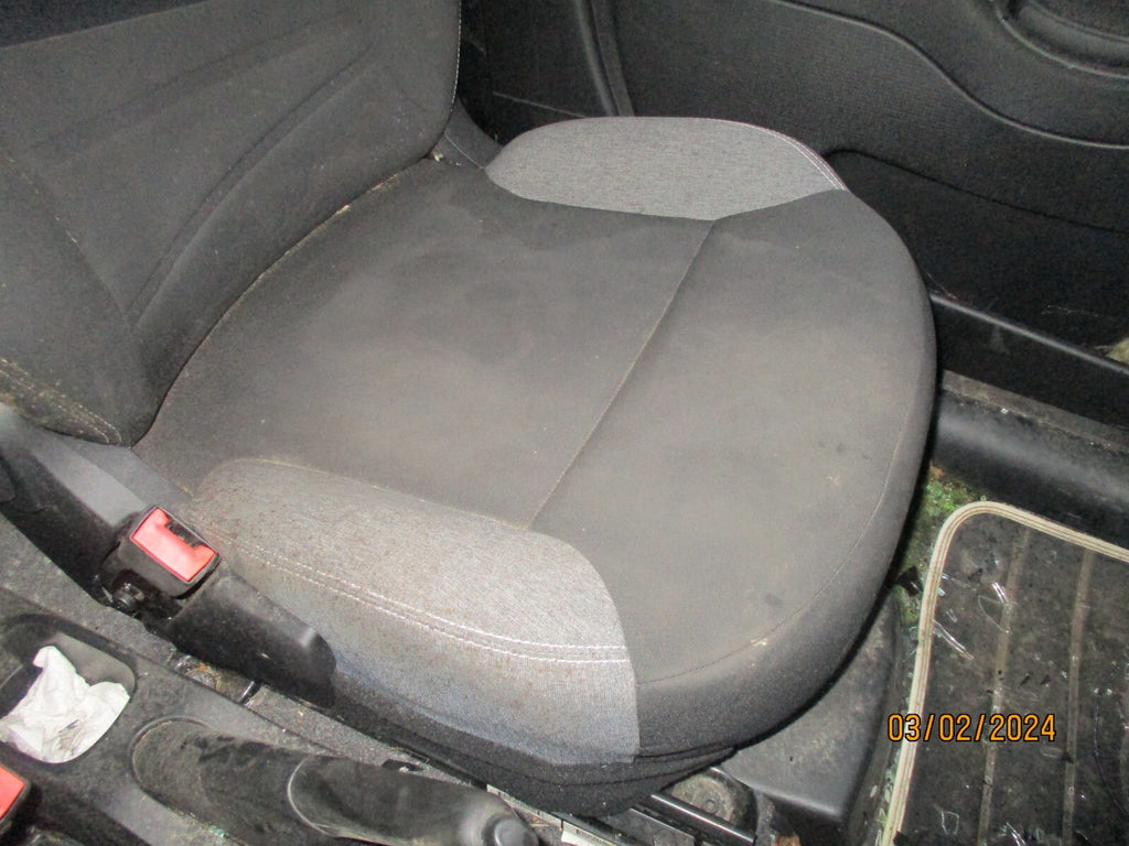 FIAT PANDA 319 MK3 2017 NSF PASSENGER SIDE FRONT COMPLETE SEAT FABRIC GREY