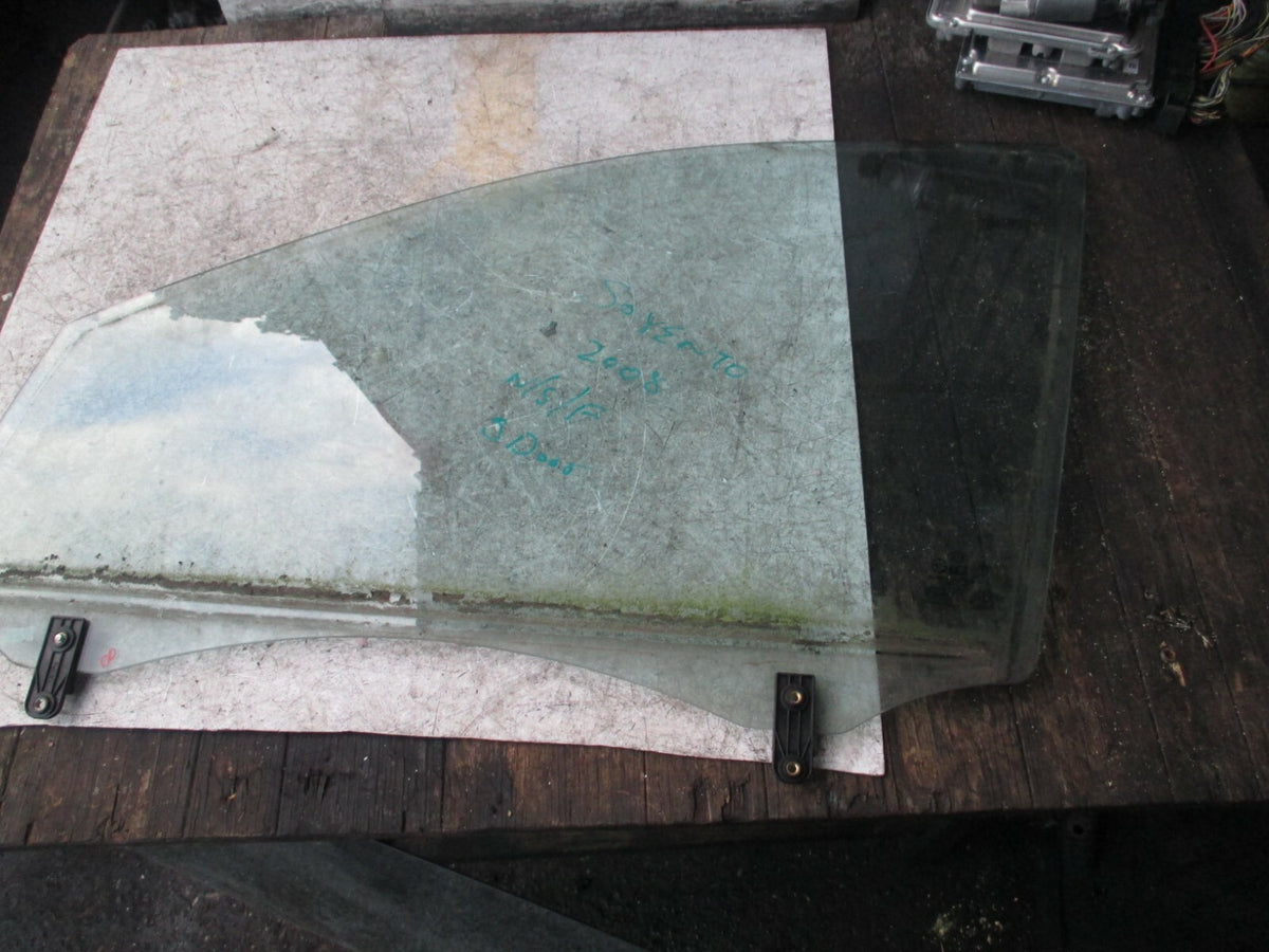 KIA SORENTO 2008 MK1 NSF FRONT PASSENGER SIDE WINDOW GLASS