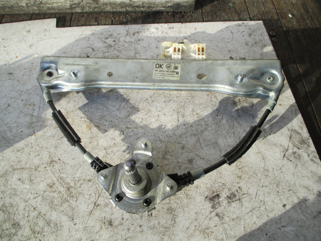 FIAT PANDA 2016 MK3 OSR DRIVER SIDE REAR DOOR WINDOW REGULATOR MANUAL 51983618
