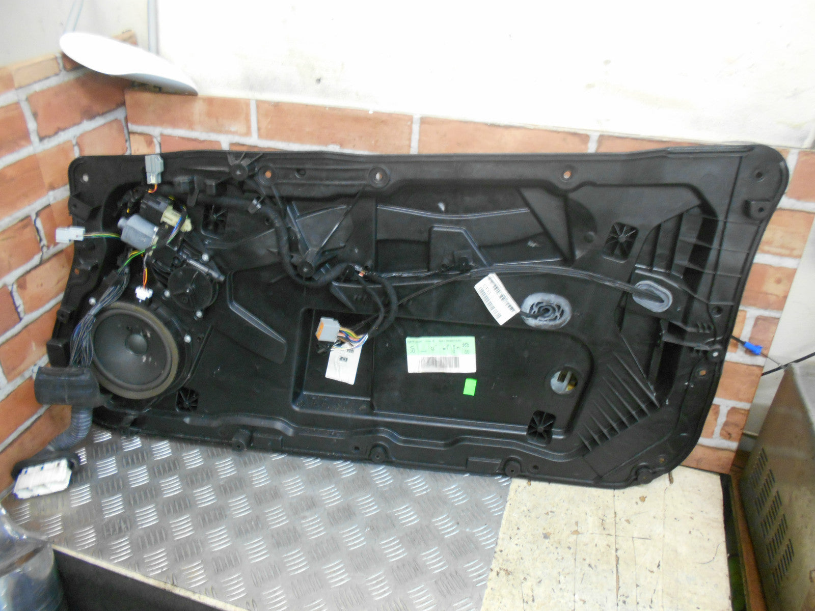 FORD FIESTA MK7 2010 3 DOOR OS DRIVER SIDE ELECTRIC REGULATOR MOTOR 8A61B23200CK