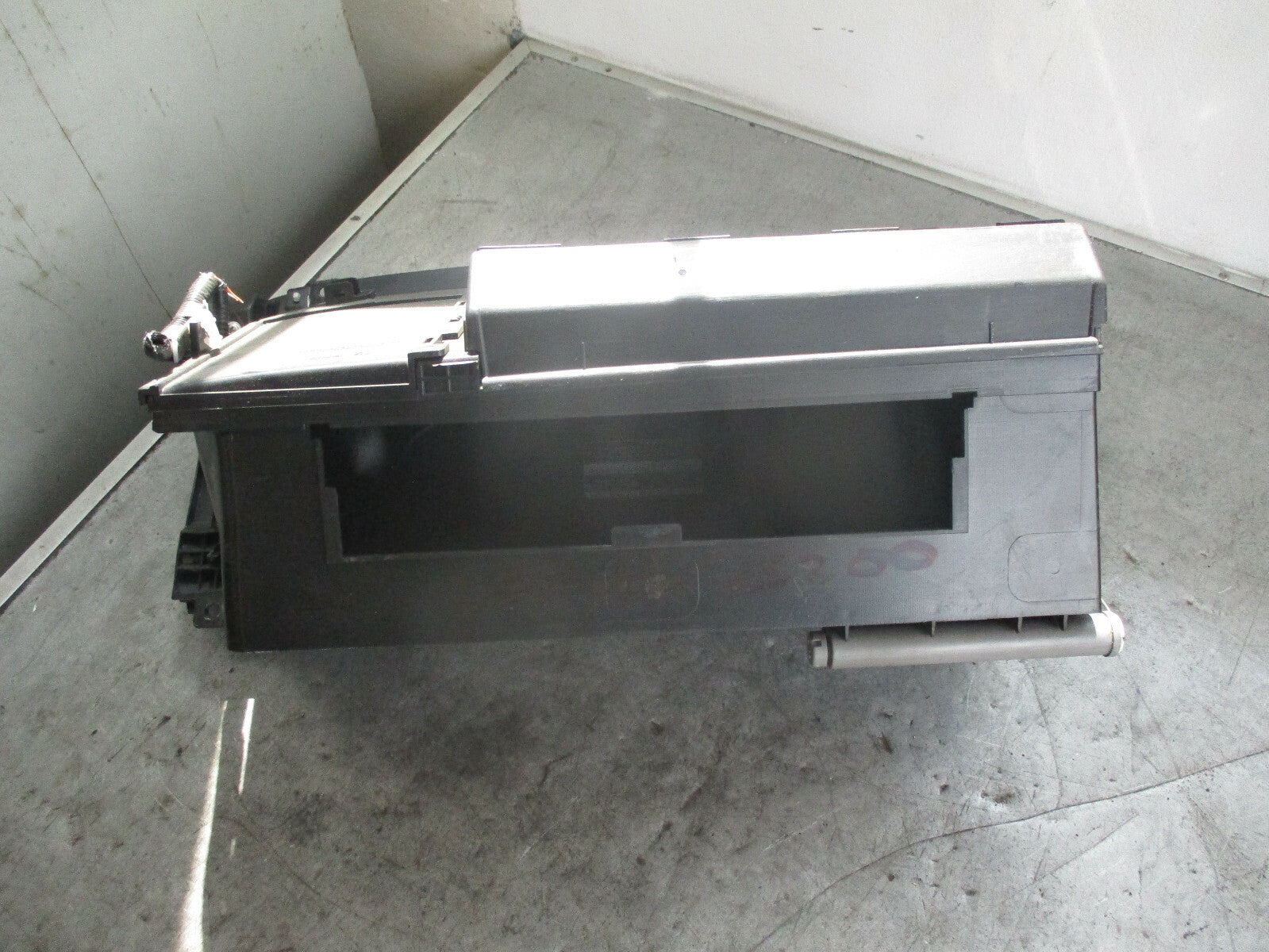 LEXUS IS XE20 NS PASSENGER SIDE GLOVE BOX 13239286