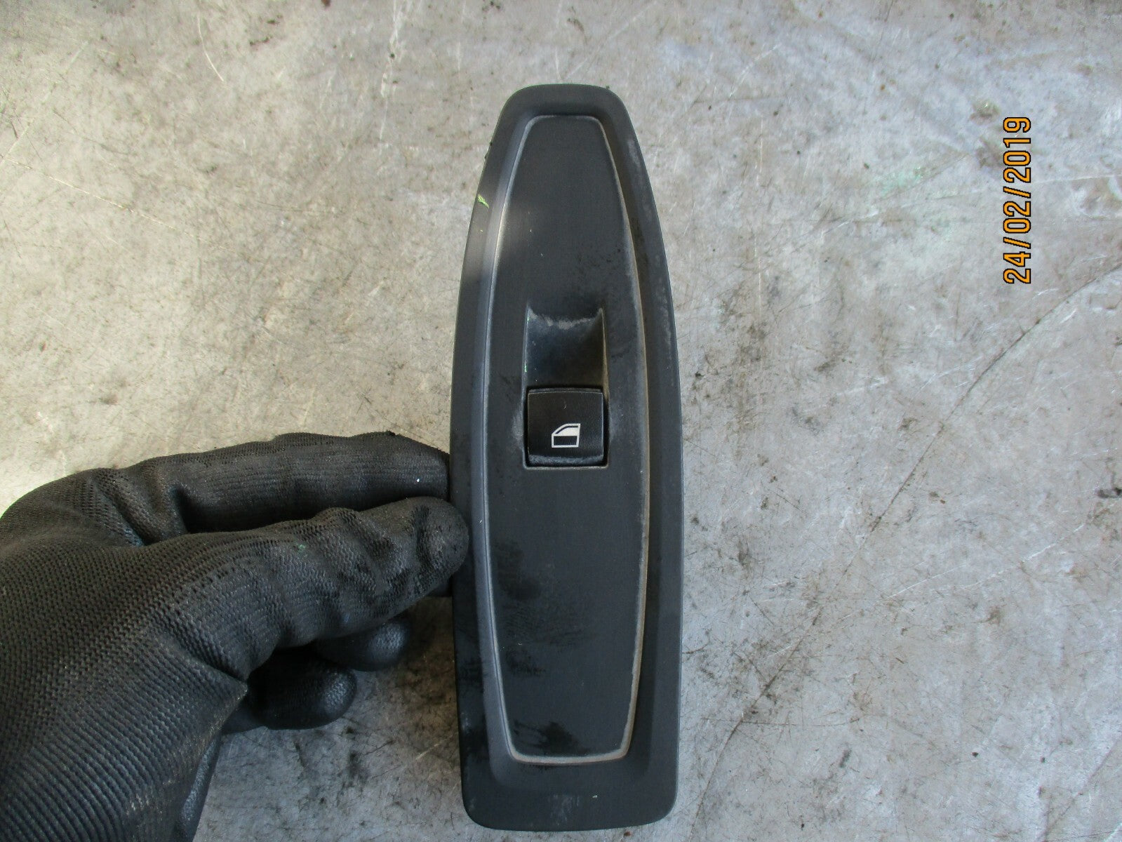 BMW 1 SERIES F20 F21 NSF PASSENGER SIDE FRONT WINDOW SWITCH 920810702