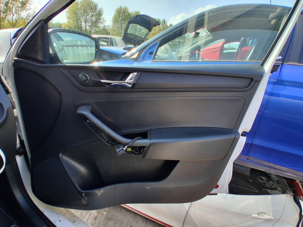 SEAT TOLEDO MK4 2018 HATCH OSF DRIVER SIDE FRONT DOOR CARD PANEL
