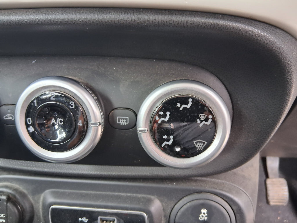 2019 FIAT 500L HATCH HEATER AC CLIMATE CONTROL SWITCH PANEL