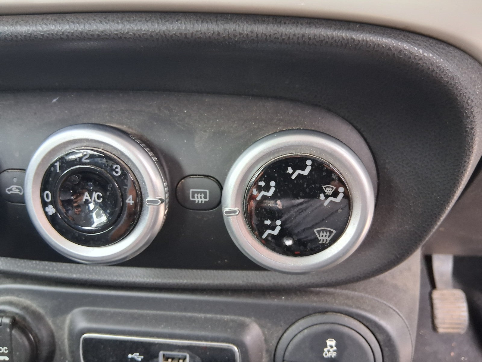 2019 FIAT 500L HATCH HEATER AC CLIMATE CONTROL SWITCH PANEL