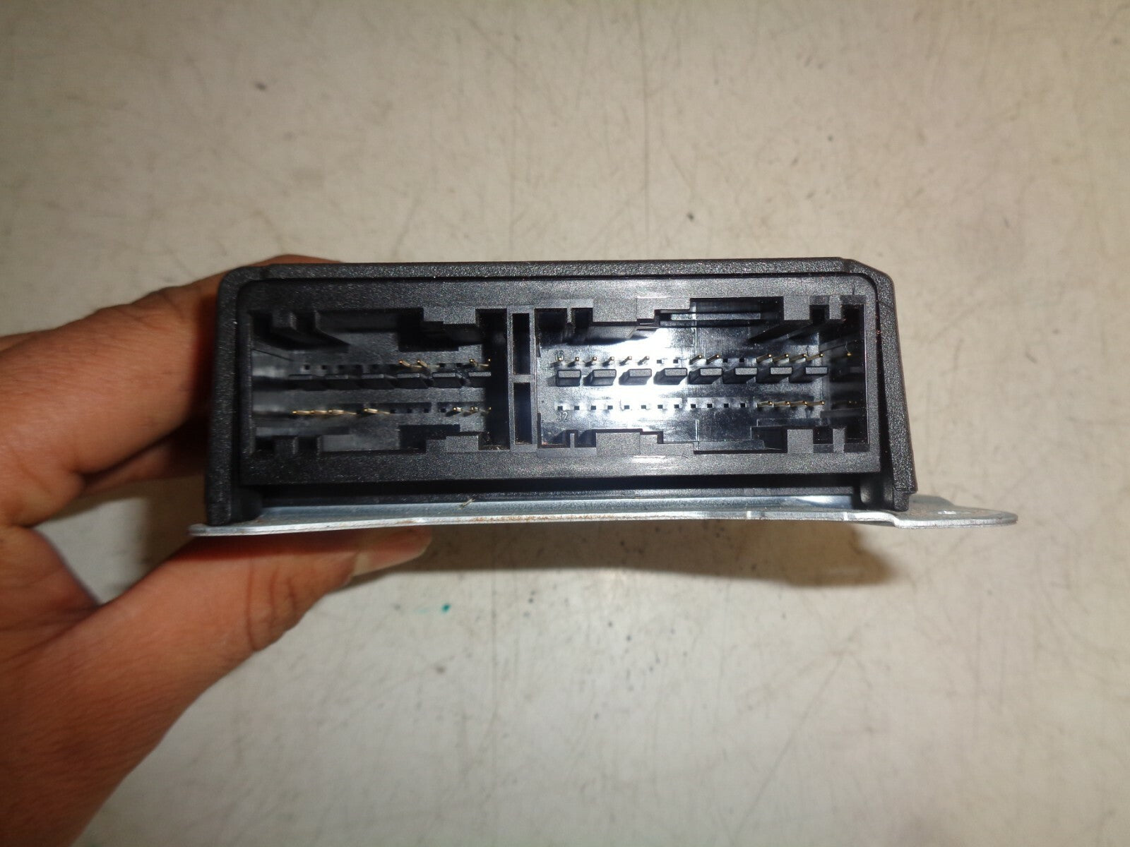 PEUGEOT 208 2012 SRS AIRBAG CONTROL MODULE UNIT 9810363180