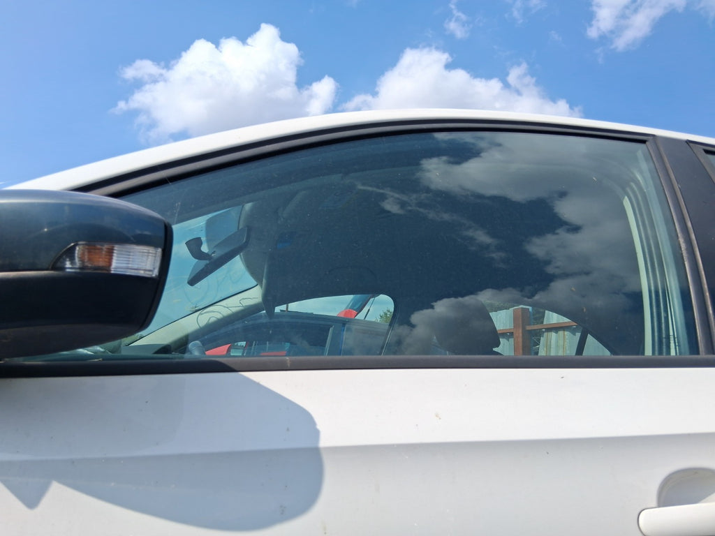 SEAT TOLEDO MK4 2018 HATCH NSF PASSENGER SIDE FRONT MAIN WINDOW GLASS