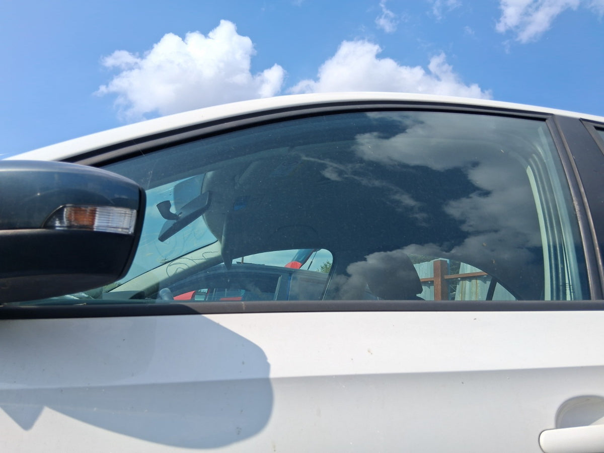 SEAT TOLEDO MK4 2018 HATCH NSF PASSENGER SIDE FRONT MAIN WINDOW GLASS
