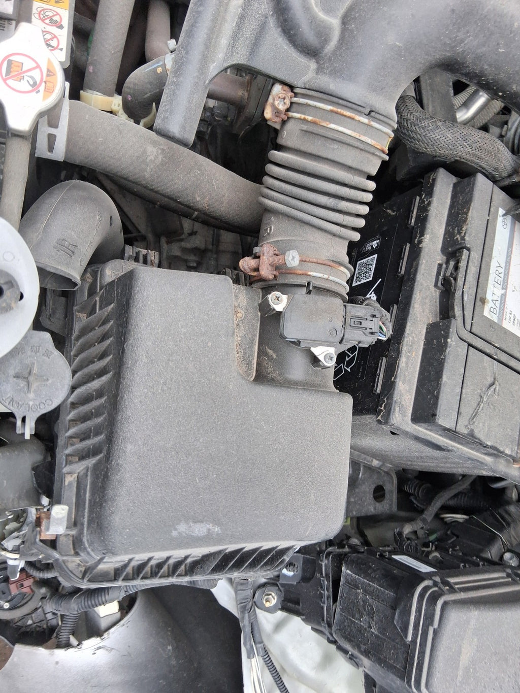 TOYOTA YARIS MK3 2019 1.5 DIESEL AIR FILTER BOX