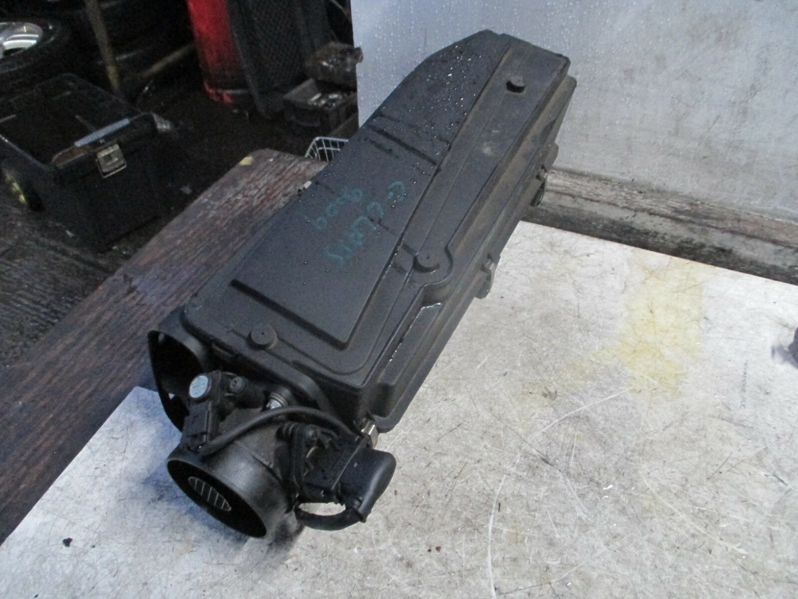 MERCEDES BENZ C CLASS W204 2009 2.1 DIESEL AIR FILTER BOX A6460902001